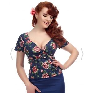 Collectif NWT Vintage Maria Bloom Top
